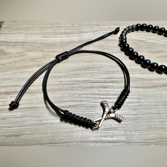 Lot Of 3 Black Colored Assorted Material & Styles Bracelets - Picture 4 of 4